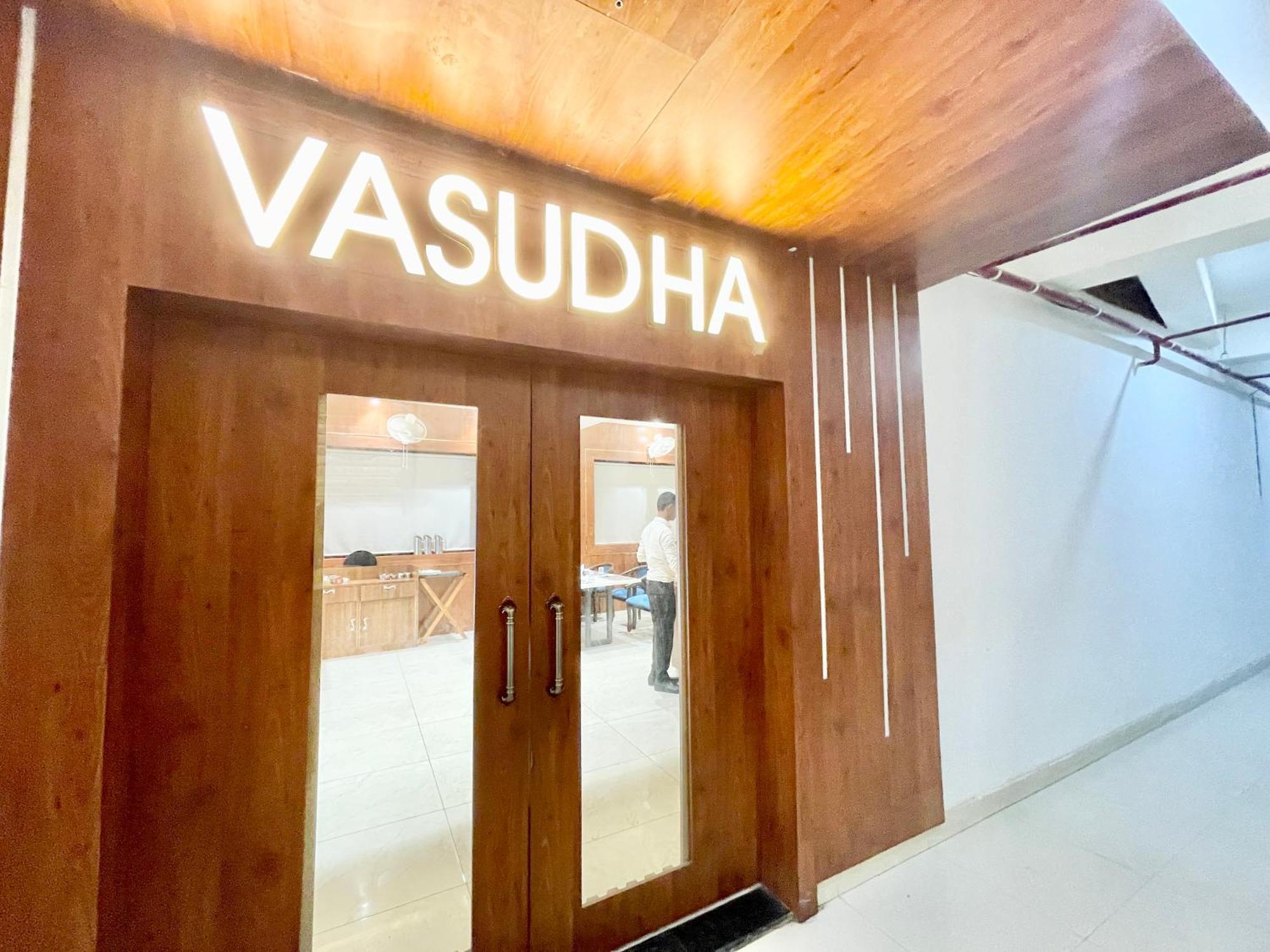 Hotel Vedangam Inn ! Varanasi - Foreigner'S Choice ! Fully Air-Conditioned Hotel With Parking Availability, Near Kashi Vishwanath Temple, And Ganga Ghat Exterior foto